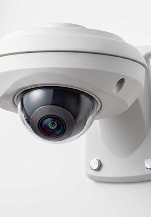 S1505-with-mounting-bracket_security-cameras_2x3_AR