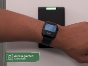 apple-watch_access-crontrol_4x3_poster