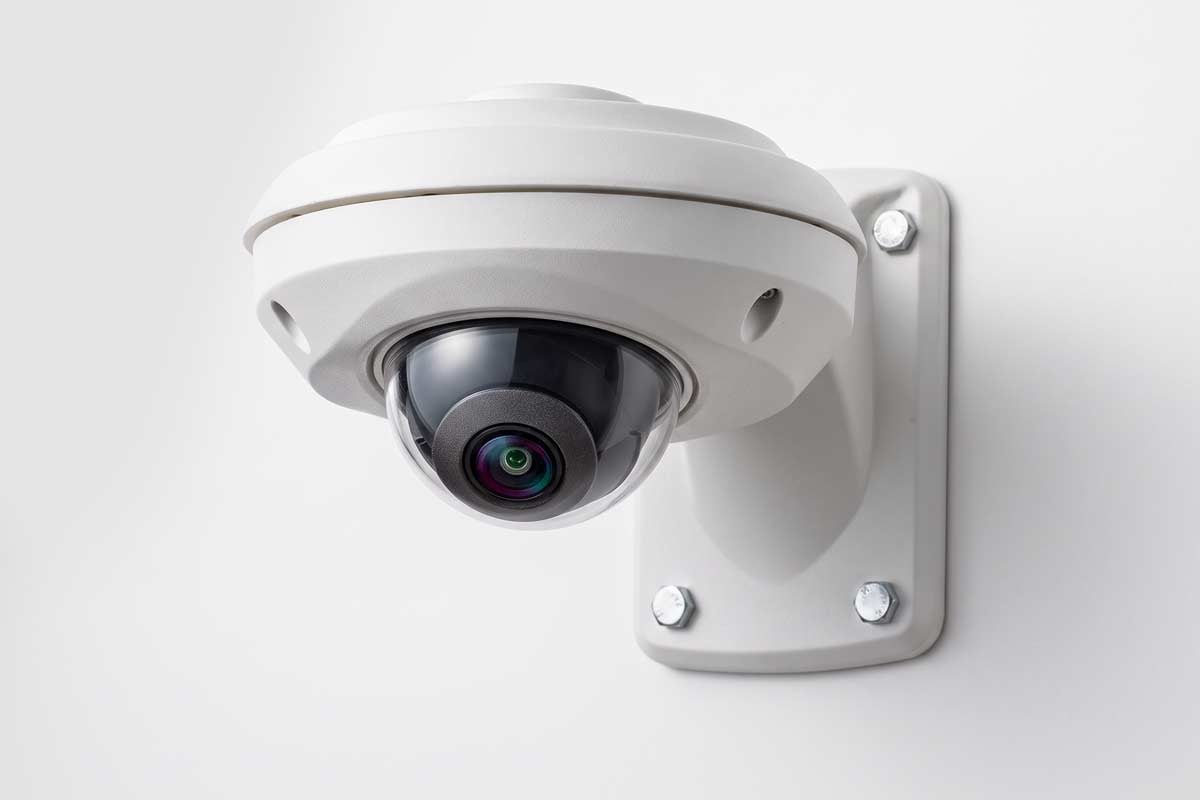 S1505-with-mounting-bracket_security-cameras_3x2
